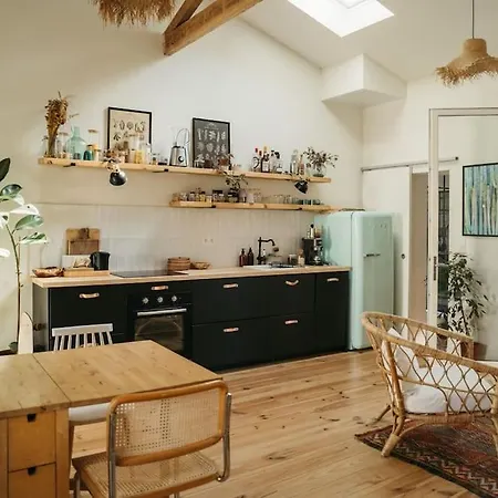 Charmante Petite Maison Avec Piscine Holiday home *