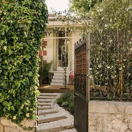 Charmante Petite Maison Avec Piscine Holiday home Bordeaux